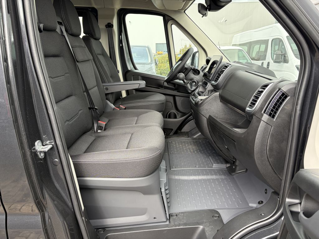 Fahrzeugabbildung Citroën Jumper Pritsche Doka L4 3.5T Heavy 180 + AHK