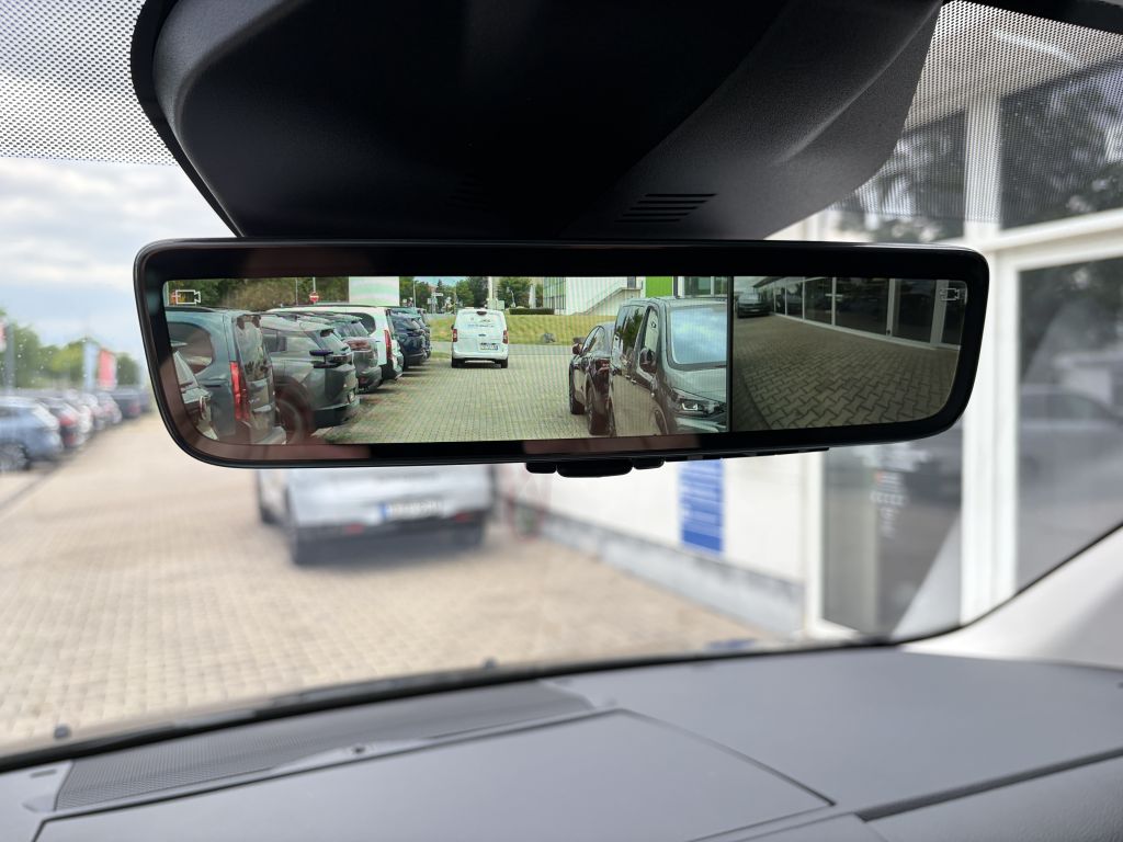 Fahrzeugabbildung Citroën Jumpy Doppelkabine M 2.2 Diesel 180 AT + LUXURY