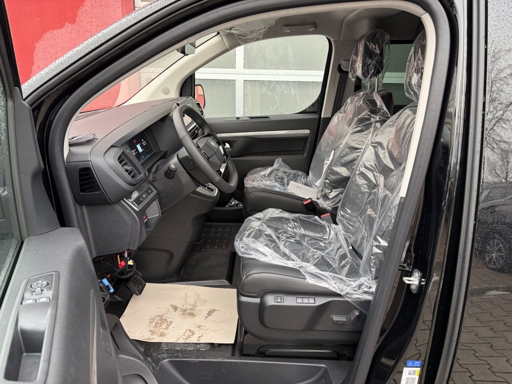 Fahrzeugabbildung Citroën Jumpy Doppelkabine M 2.2 Diesel 180 AT + LUXURY