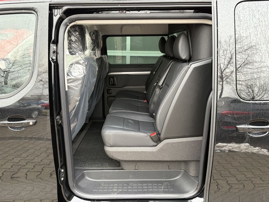 Fahrzeugabbildung Citroën Jumpy Doppelkabine M 2.2 Diesel 180 AT + LUXURY