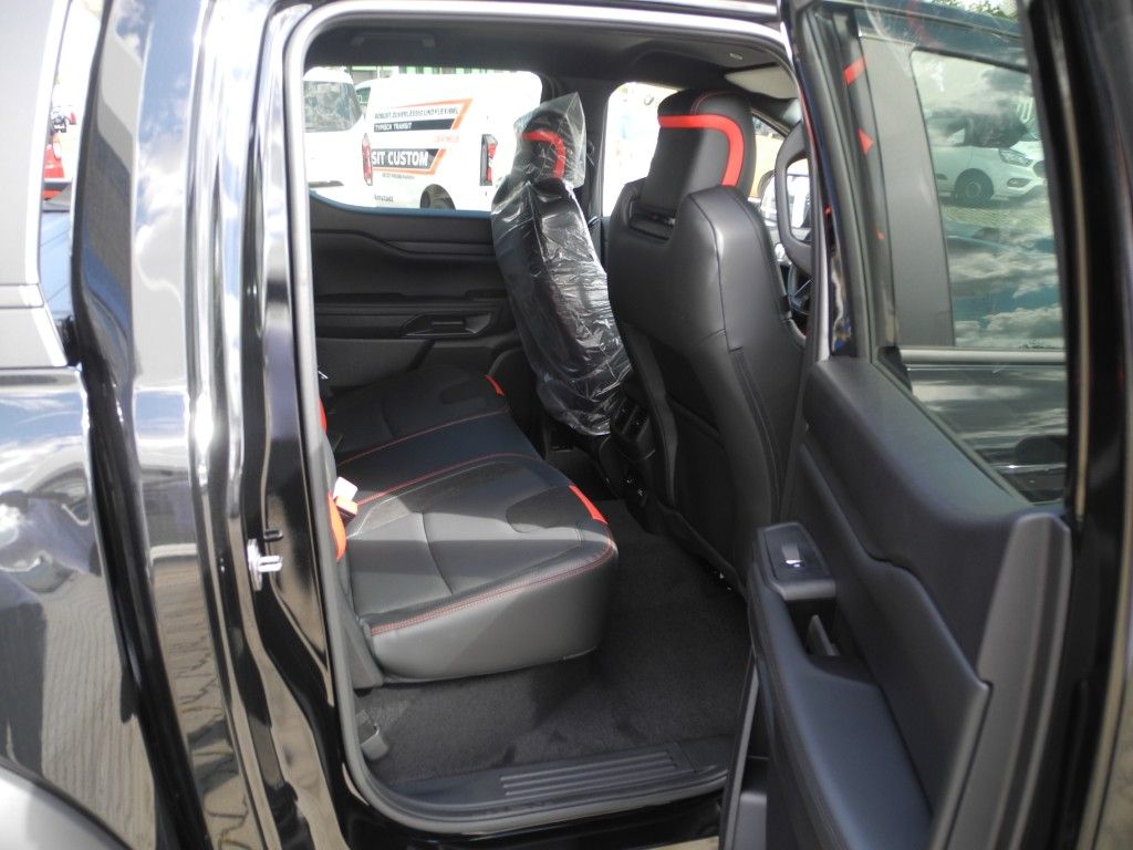 Fahrzeugabbildung Ford Ranger 3,0 l Doka Raptor - Rollo, AHK, Matrix