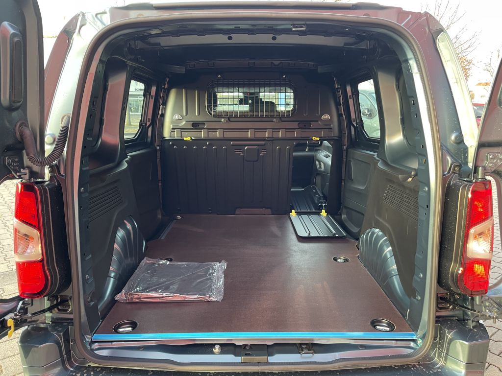 Fahrzeugabbildung Citroën Berlingo L1 PureTech 110 + LED, NAV, AHK, Kamera