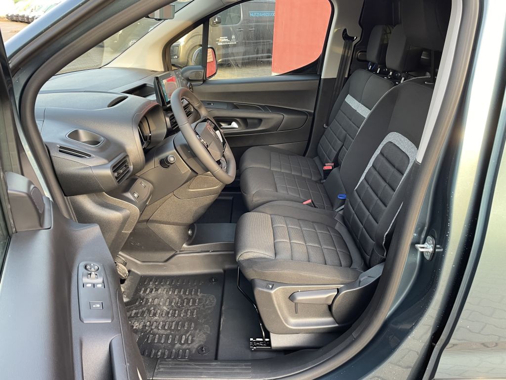 Fahrzeugabbildung Citroën Berlingo L1 PureTech 110 + LED, NAV, AHK, Kamera