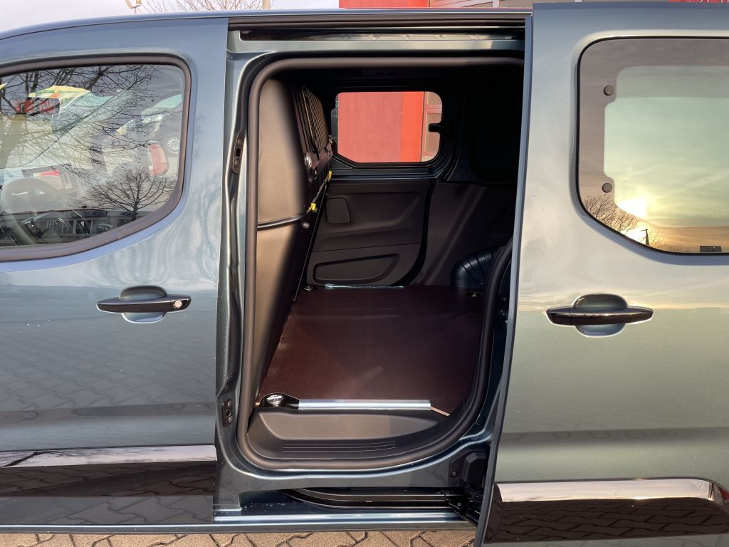 Fahrzeugabbildung Citroën Berlingo L1 PureTech 110 + LED, NAV, AHK, Kamera