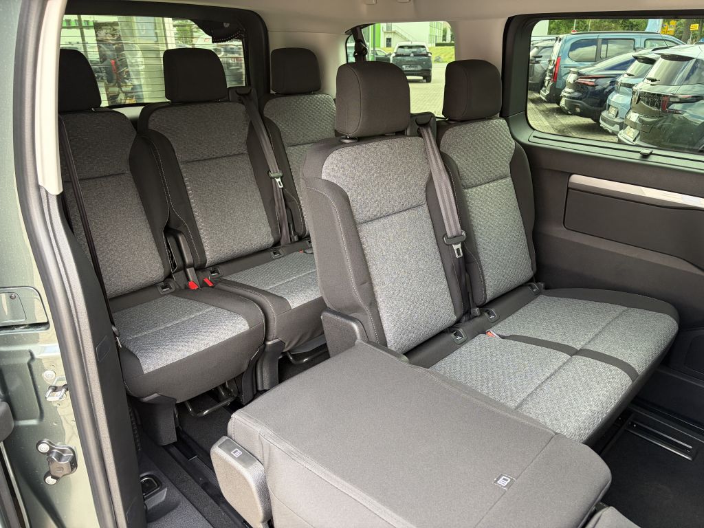 Fahrzeugabbildung Citroën SpaceTourer M Diesel 180 AT Plus + ACC, NAV, AHK