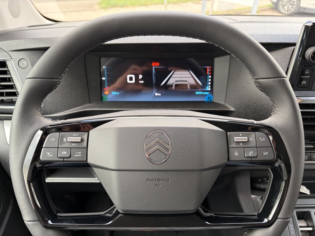 Fahrzeugabbildung Citroën SpaceTourer M Diesel 180 AT Plus + ACC, NAV, AHK