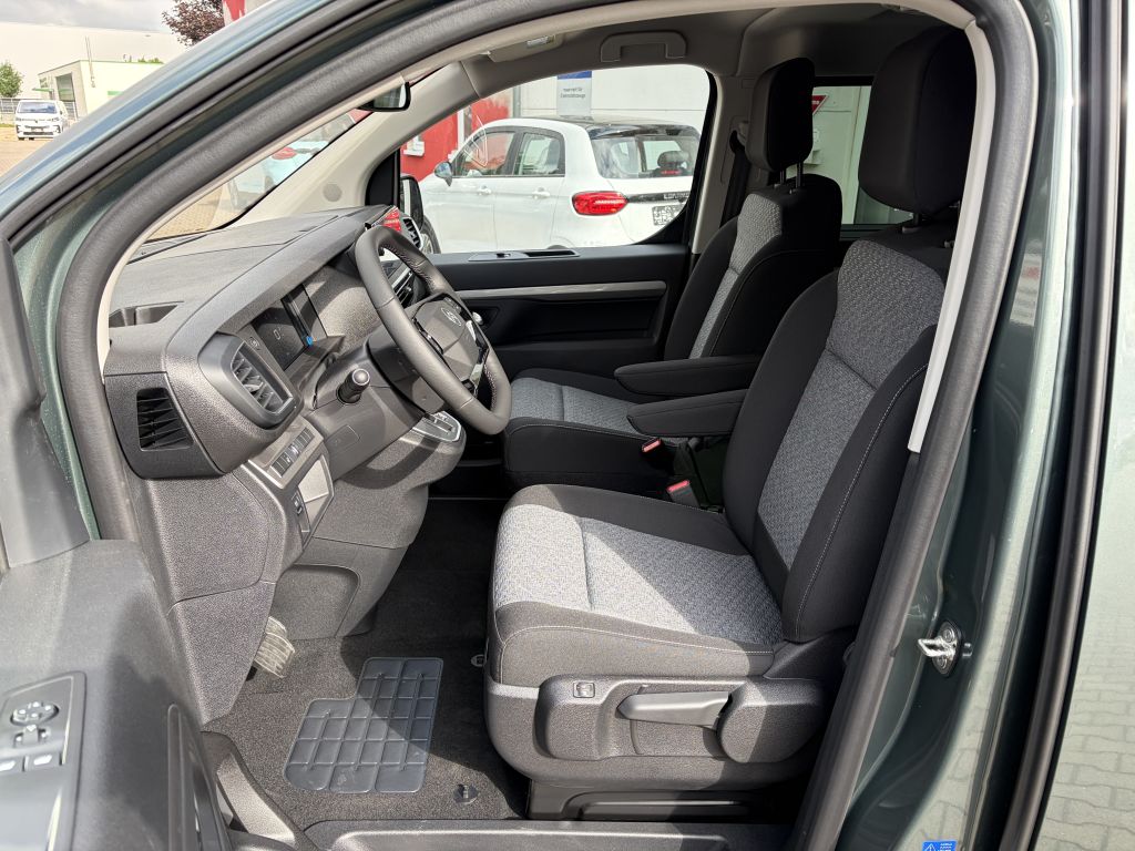 Fahrzeugabbildung Citroën SpaceTourer M Diesel 180 AT Plus + ACC, NAV, AHK