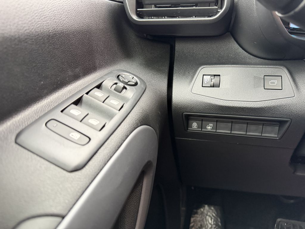 Fahrzeugabbildung Citroën Berlingo MPV M Diesel 130 Automatik PLUS