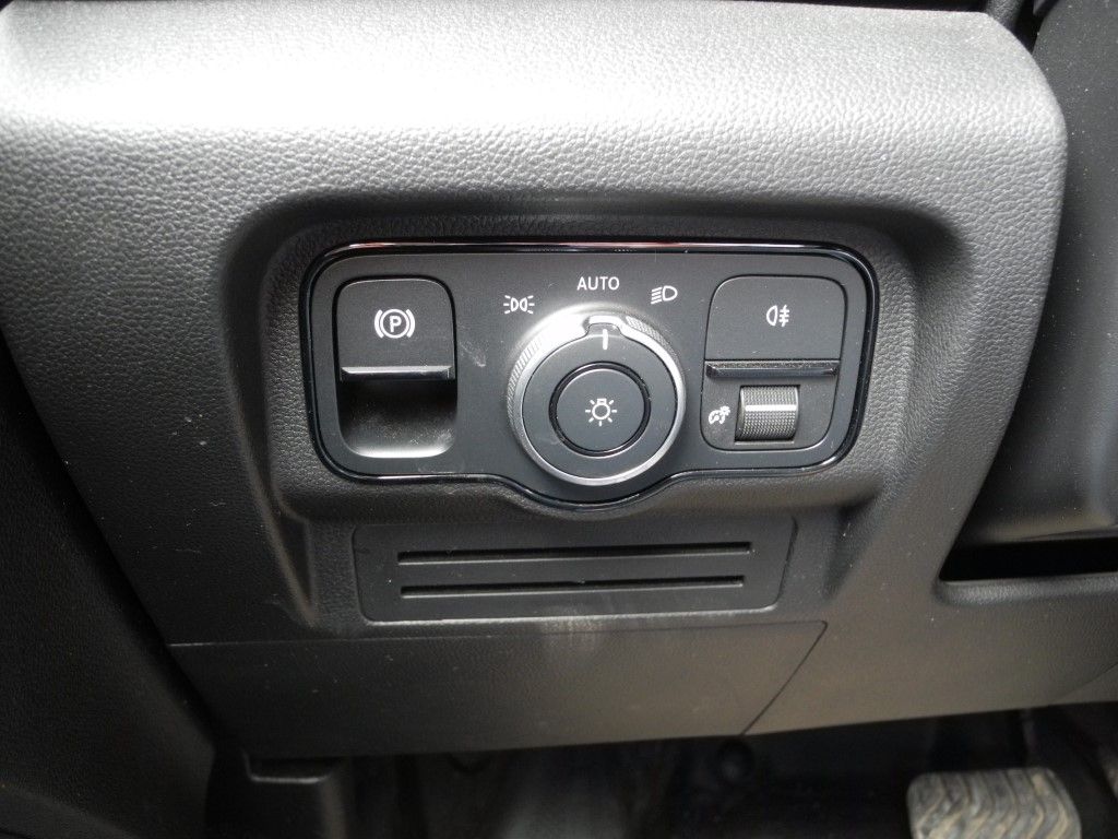 Fahrzeugabbildung Mercedes-Benz Citan Tourer 113 Aut. BASE - WR, LED, Parkass.