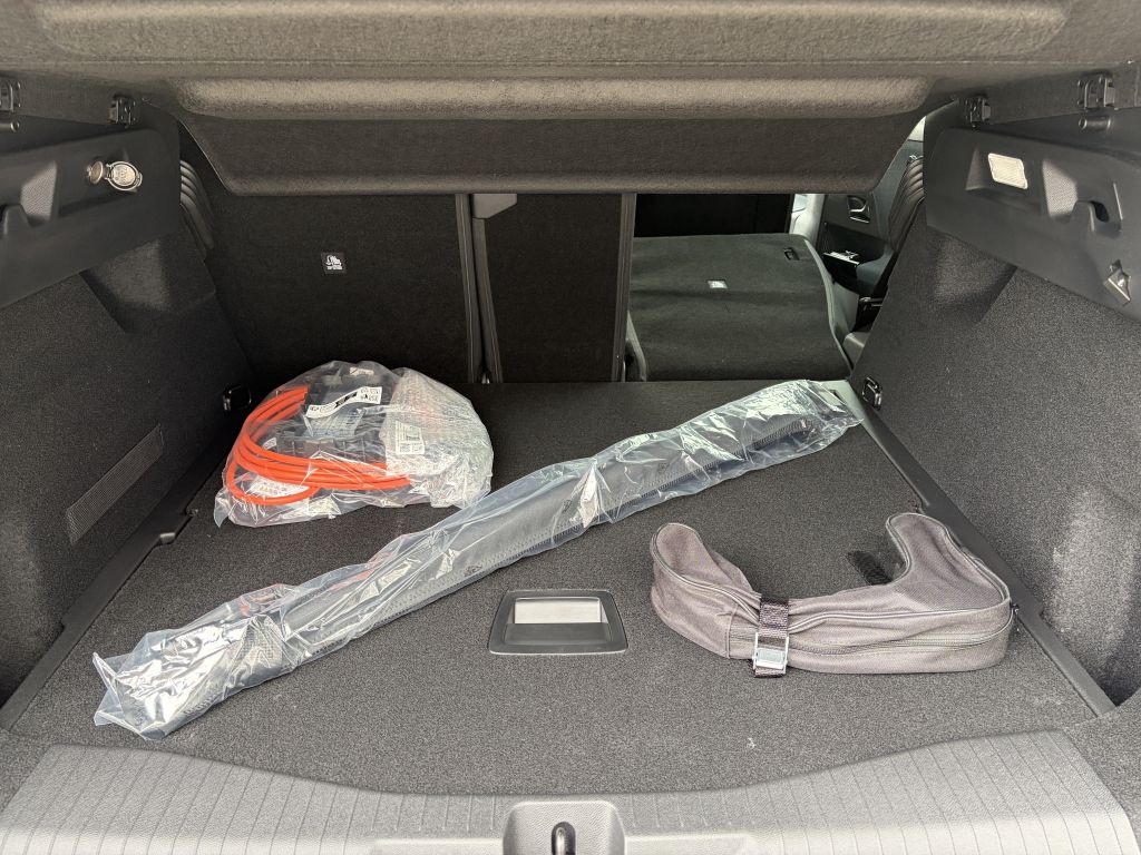 Fahrzeugabbildung Citroën C5 Aircross Plug-In-Hybrid 225 MAX + AHK, AWR