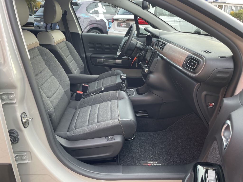 Fahrzeugabbildung Citroën C3 PureTech 110 S&S Shine Pack + Sitzheizung