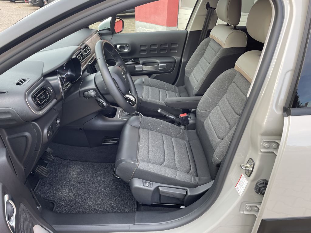 Fahrzeugabbildung Citroën C3 PureTech 110 S&S Shine Pack + Sitzheizung