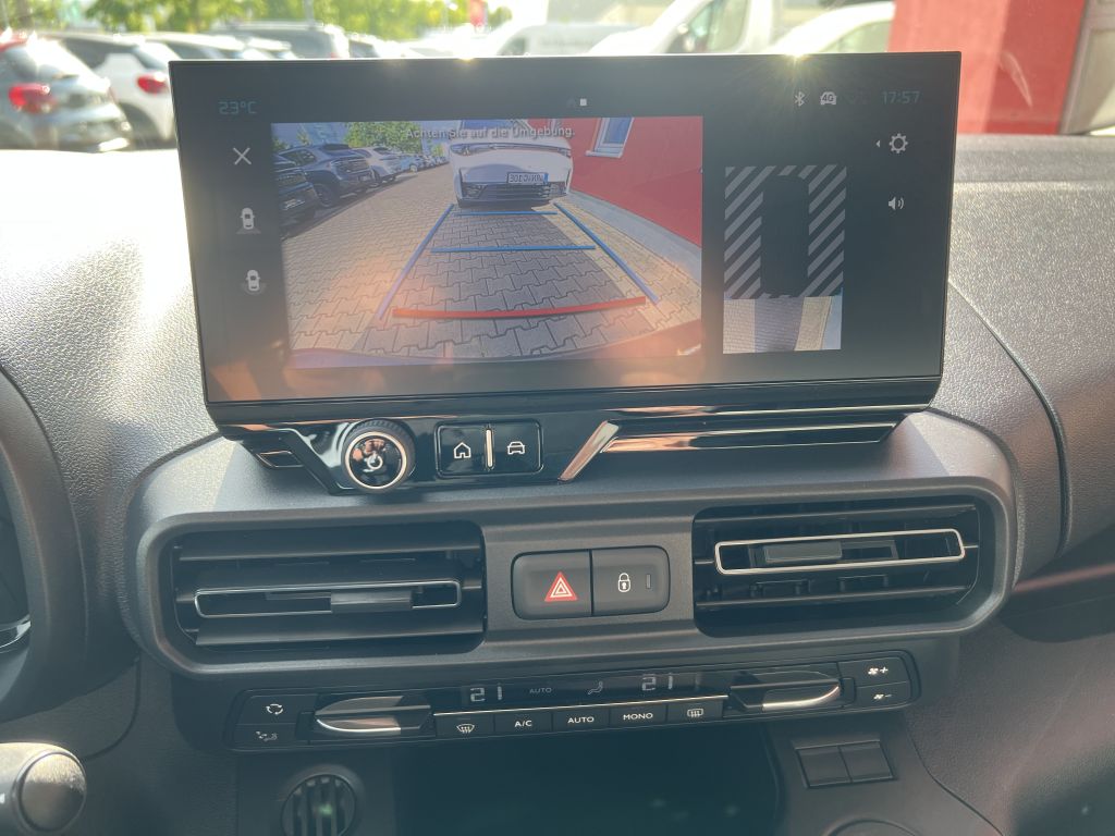 Fahrzeugabbildung Citroën Berlingo M PureTech 110 PLUS Style & Comfort