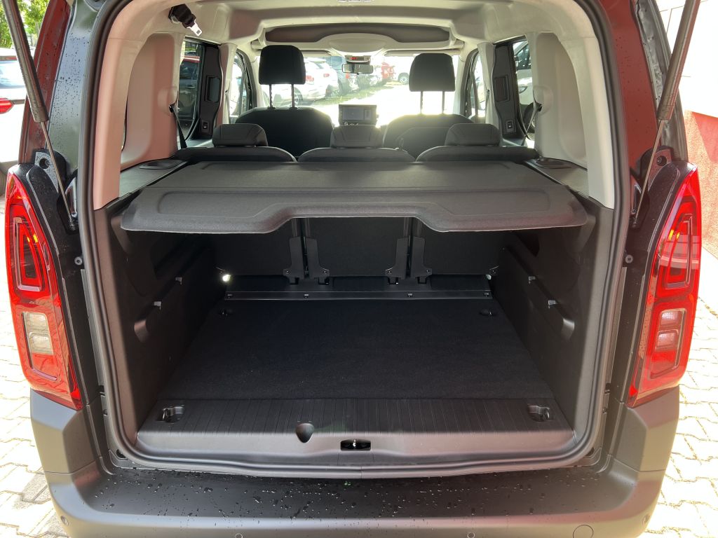 Fahrzeugabbildung Citroën Berlingo M PureTech 110 PLUS Style & Comfort