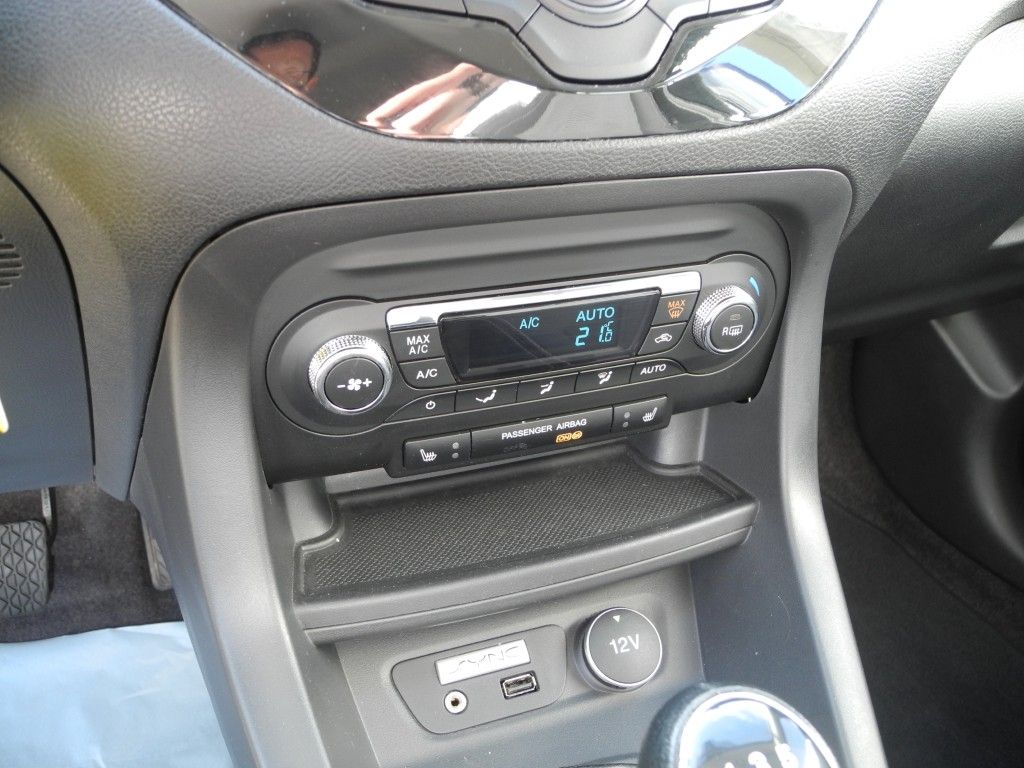 Fahrzeugabbildung Ford Ka+ 1.2 Cool&Sound - Klimaaut., Sitzh., Allw.