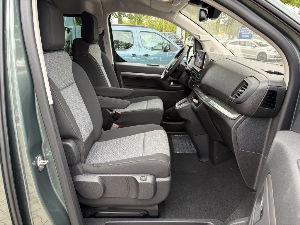 Fahrzeugabbildung Citroën SpaceTourer XL Diesel 180 AT PLUS + ACC, NAV, 8S