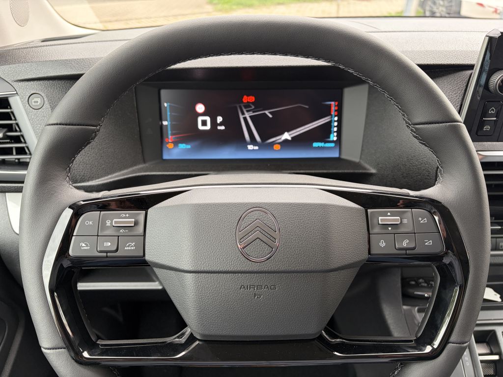 Fahrzeugabbildung Citroën SpaceTourer XL Diesel 180 AT PLUS + ACC, NAV, 8S