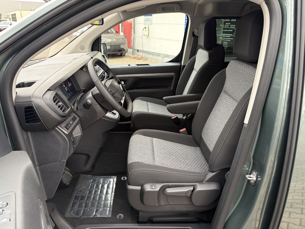 Fahrzeugabbildung Citroën SpaceTourer XL Diesel 180 AT PLUS + ACC, NAV, 8S