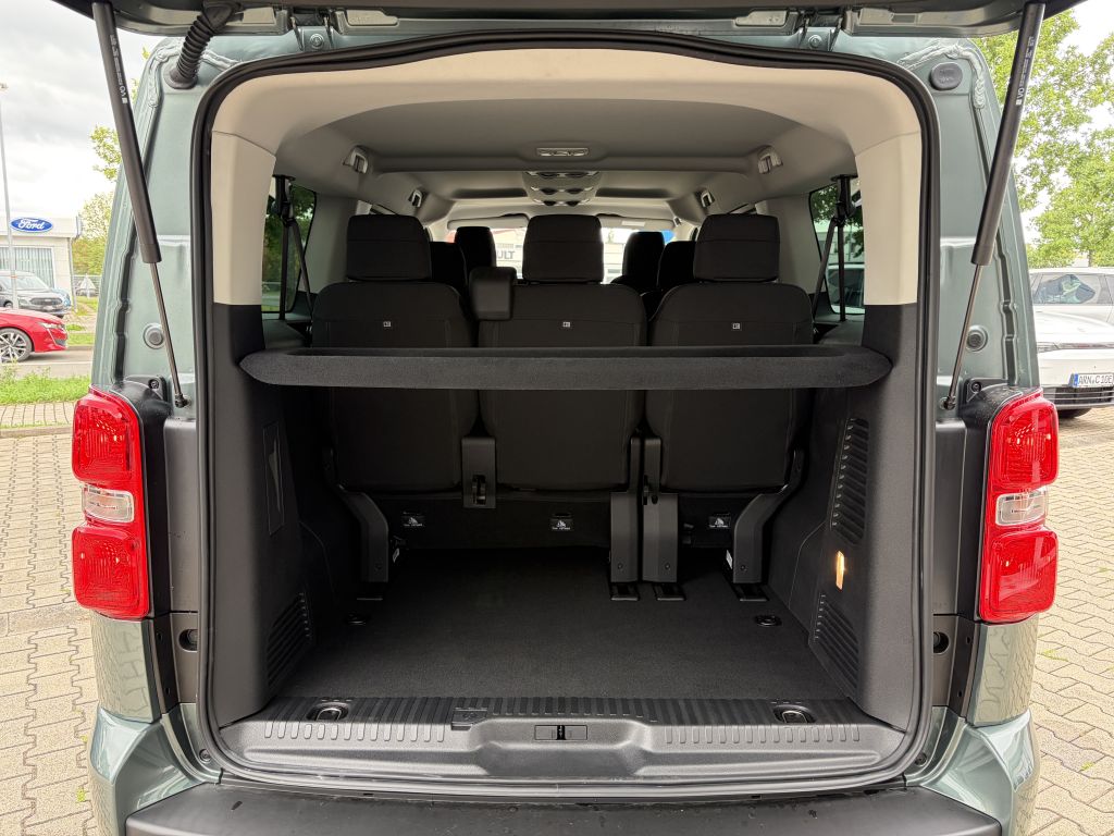 Fahrzeugabbildung Citroën SpaceTourer XL Diesel 180 AT PLUS + ACC, NAV, 8S