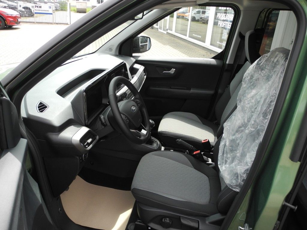 Fahrzeugabbildung Ford Tourneo Courier 1.0 TITANIUM - Winter-P., 17Z LM