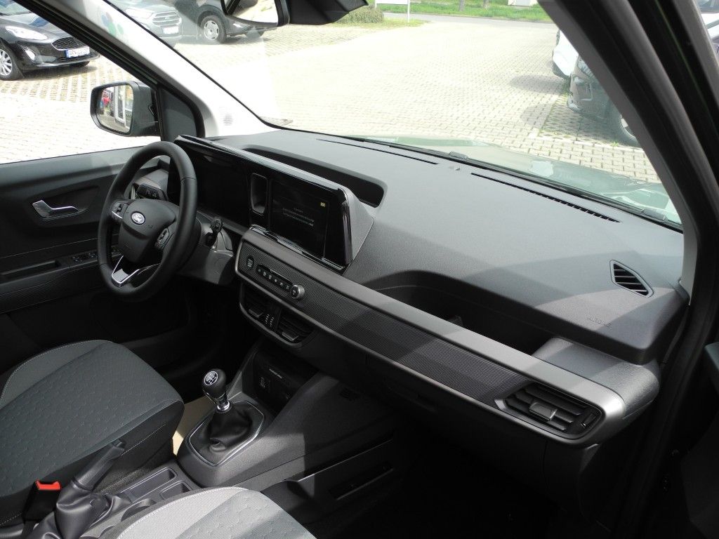 Fahrzeugabbildung Ford Tourneo Courier 1.0 TITANIUM - Winter-P., 17Z LM