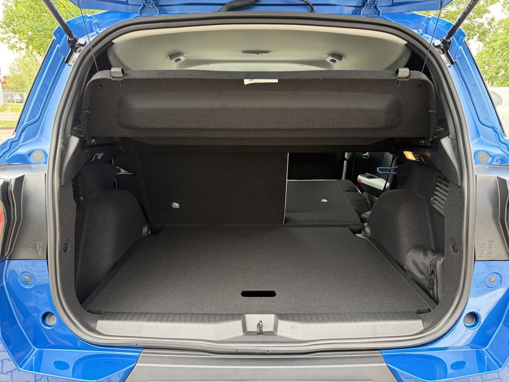 Fahrzeugabbildung Citroën C3 Aircross Turbo 100 PLUS + Winter, Allwetter