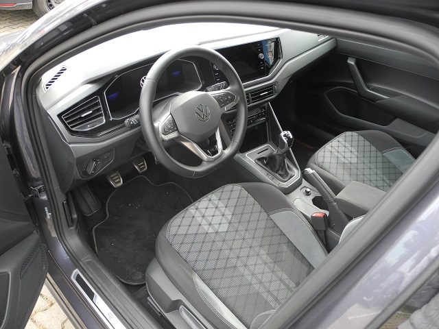 Fahrzeugabbildung Volkswagen Polo 1.0 TSI R-Line - Sitzh., WR, LED, Climatro.