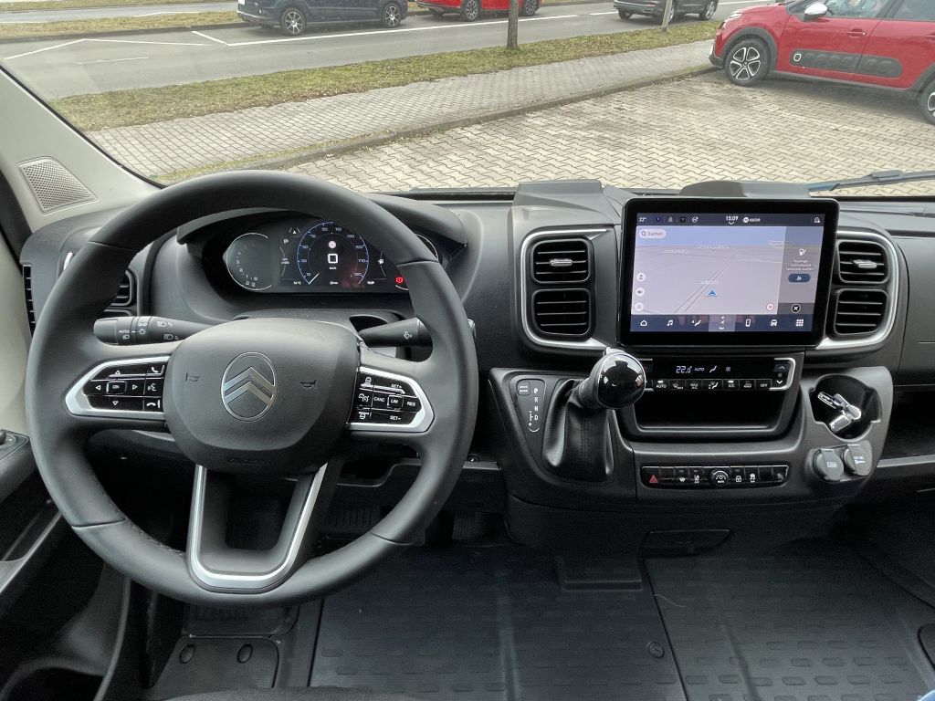 Fahrzeugabbildung Citroën Jumper Pritsche 35 Heavy L4 BlueHDi 180 Automat.