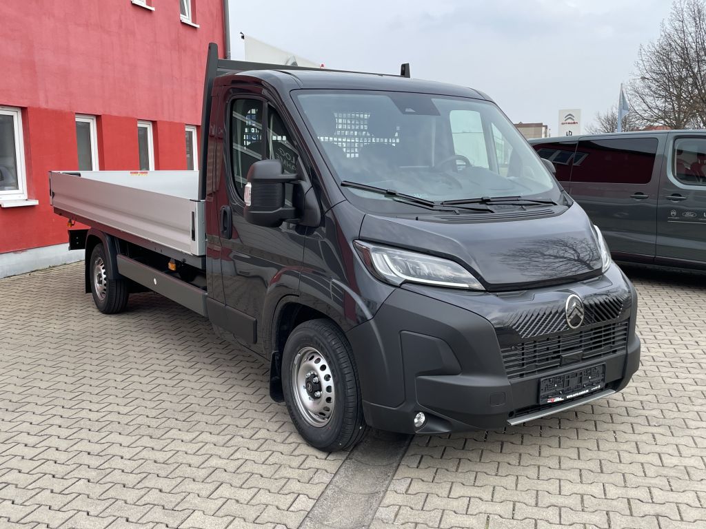 Fahrzeugabbildung Citroën Jumper Pritsche 35 Heavy L4 BlueHDi 180 Automat.