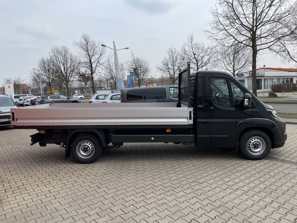 Fahrzeugabbildung Citroën Jumper Pritsche 35 Heavy L4 BlueHDi 180 Automat.