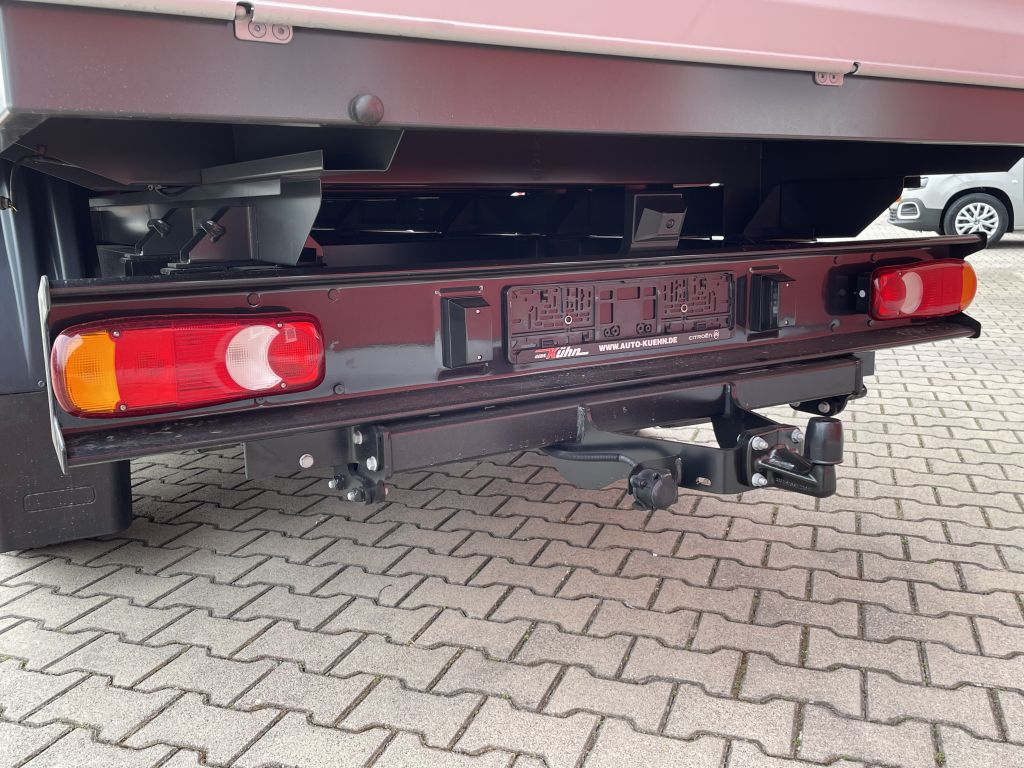 Fahrzeugabbildung Citroën Jumper Pritsche 35 Heavy L4 BlueHDi 180 Automat.