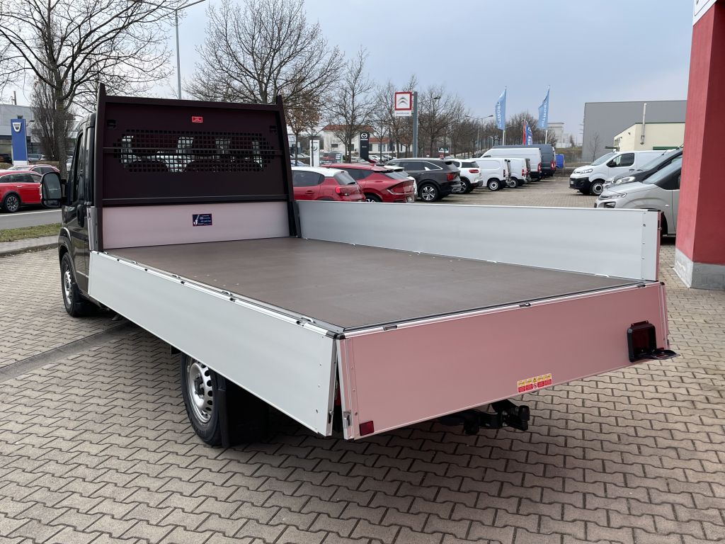 Fahrzeugabbildung Citroën Jumper Pritsche 35 Heavy L4 BlueHDi 180 Automat.