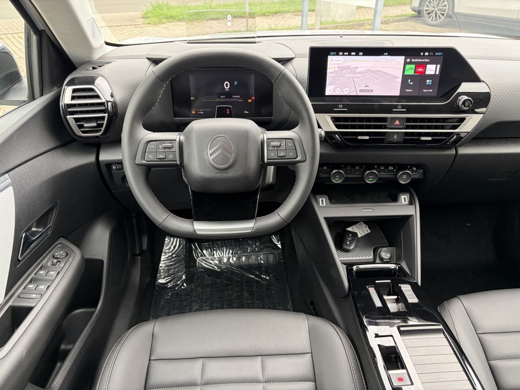 Fahrzeugabbildung Citroën C4 Hybrid 145 TEAM D + Allwetterreifen