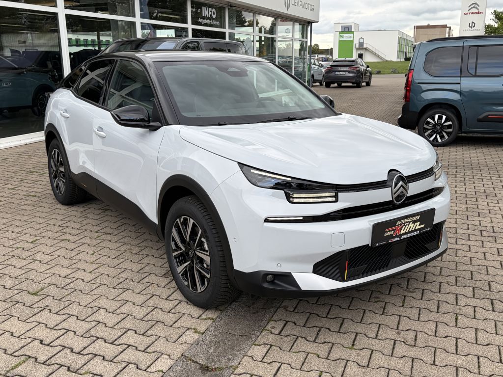 Fahrzeugabbildung Citroën C4 Hybrid 145 TEAM D + Allwetterreifen