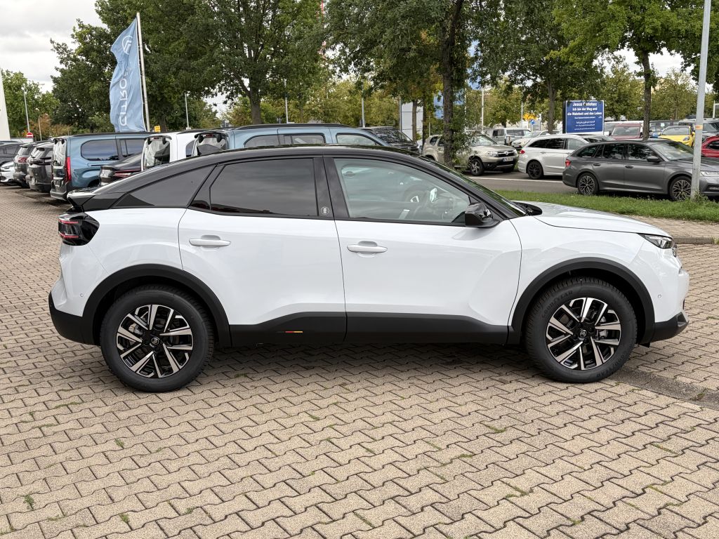Fahrzeugabbildung Citroën C4 Hybrid 145 TEAM D + Allwetterreifen