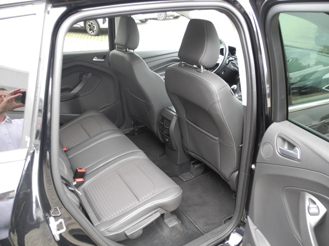 Fahrzeugabbildung Ford Kuga 1.5 Titanium - Xenon, AHK, Allw., eHeckkl.