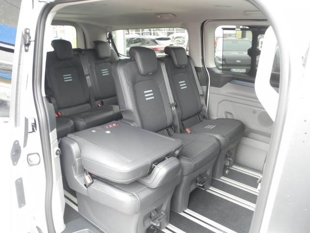 Fahrzeugabbildung Ford Tourneo Custom L2 4x4 Autm. Active - eAHK, Allw.